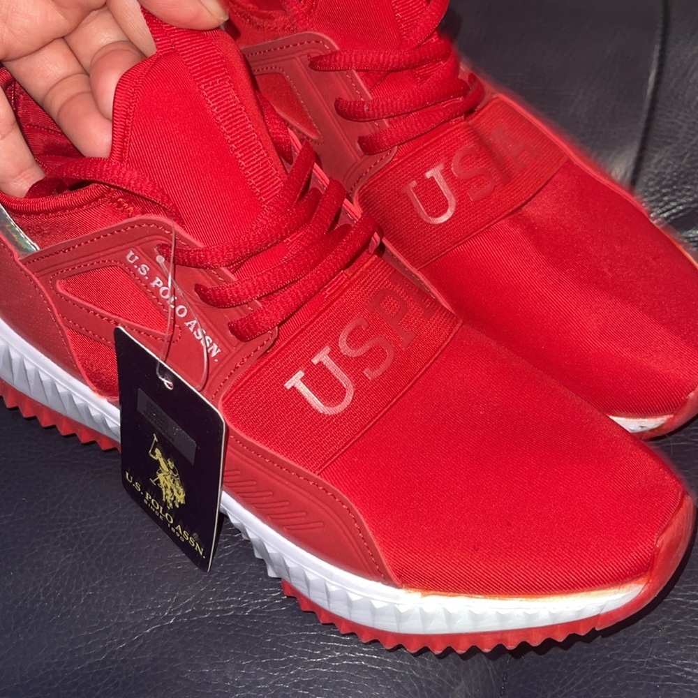 Hot women’s athletic shoes USPA